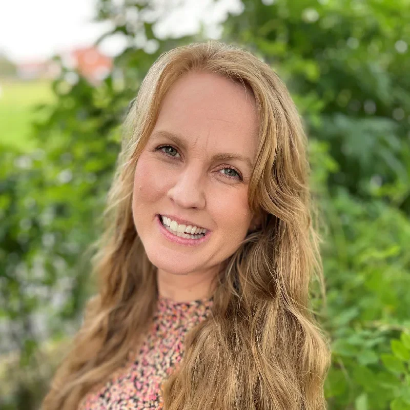 Elin Sjöqvist – certifierad samtalsterapeut, socionom och författare
